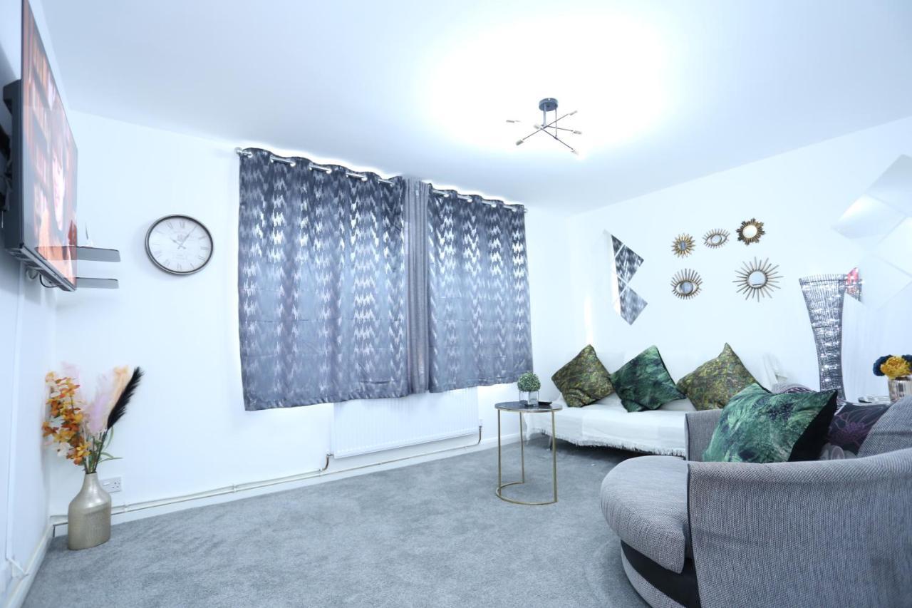 Abbeywood Station House London Apartment Exterior photo