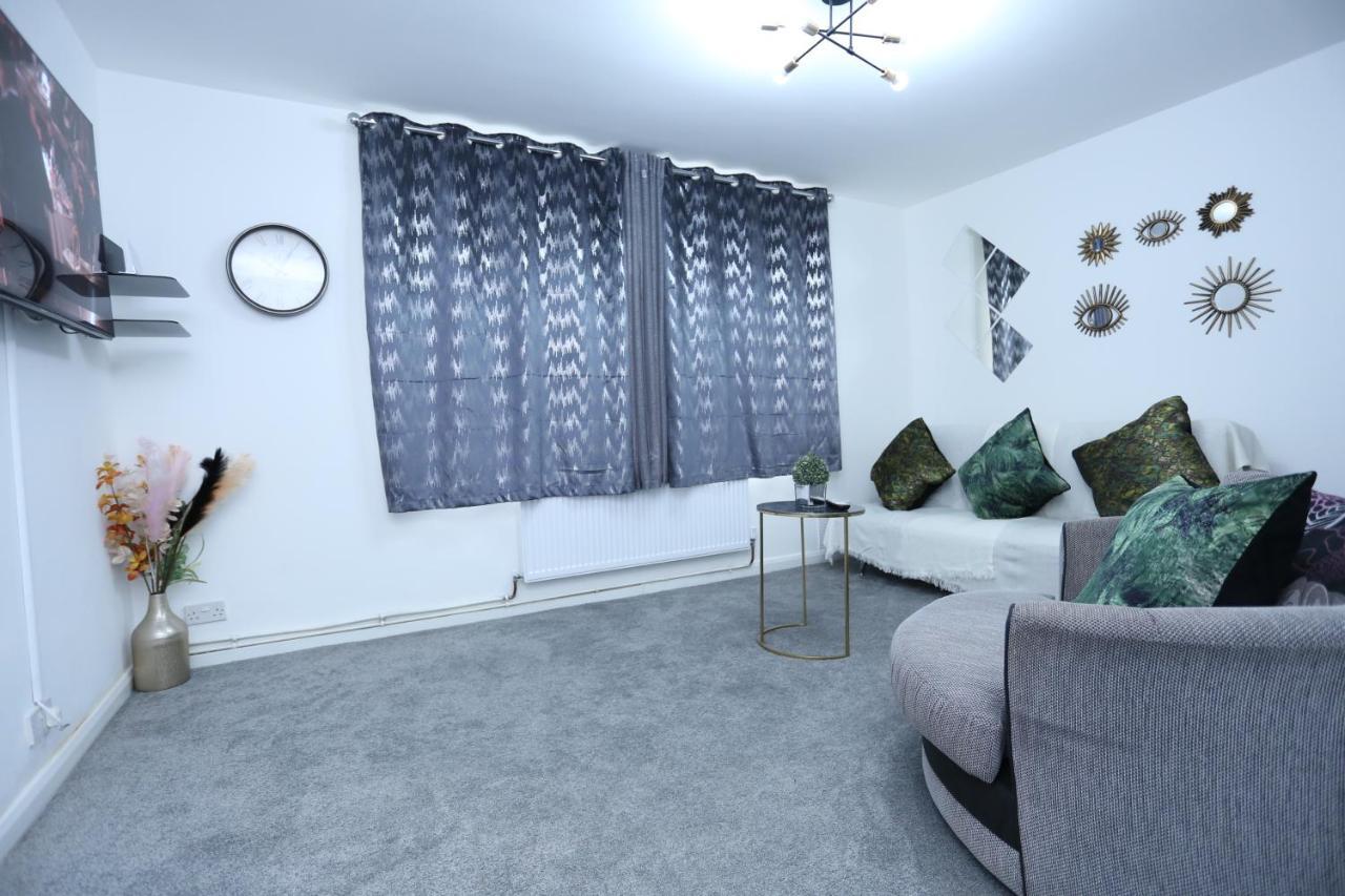 Abbeywood Station House London Apartment Exterior photo