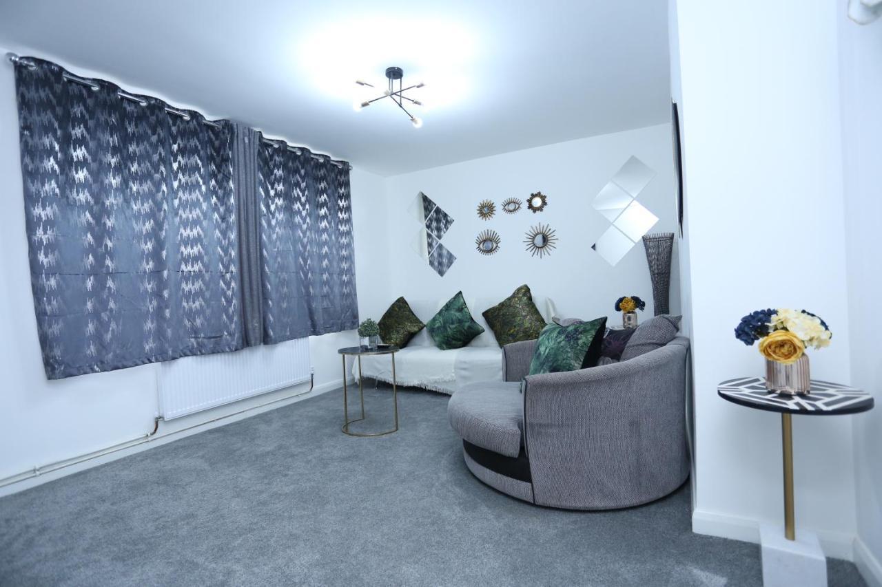 Abbeywood Station House London Apartment Exterior photo